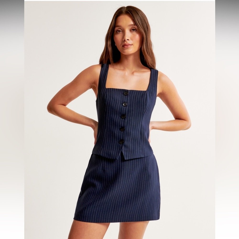 Abercrombie Mara Vest Scarlett Skort Set